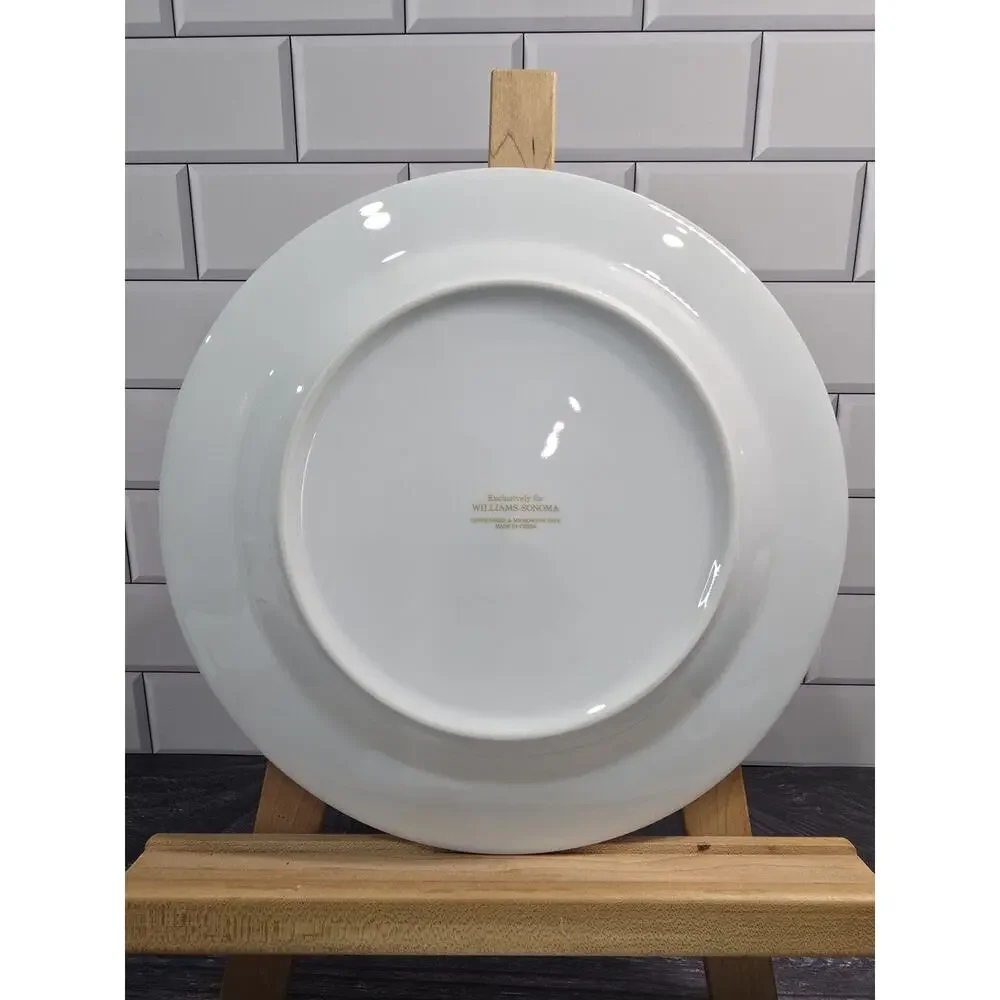 Williams Sonoma Pastel Blue Rim Gold Trim Dinner Plates 10.5